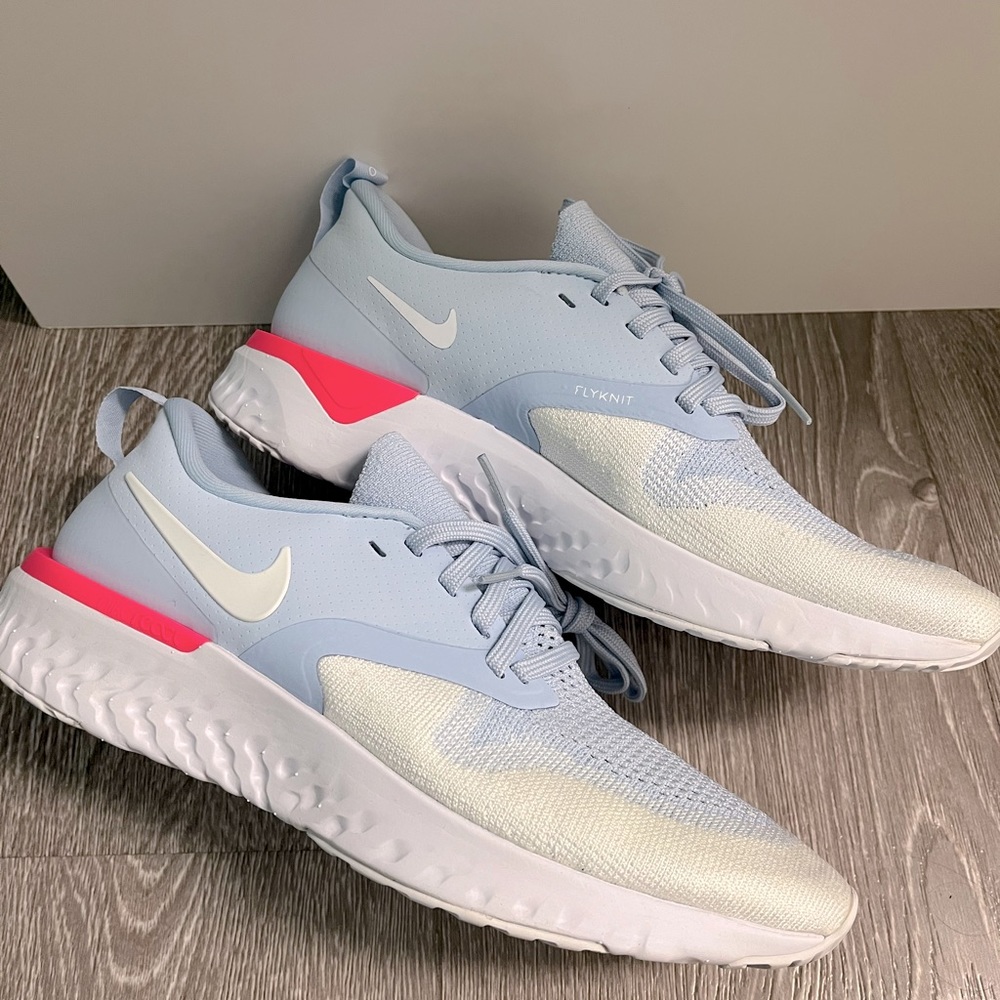 NIKE Odyssey React 2 Flyknit - NEW WITH BOX - Picture 7 of 8